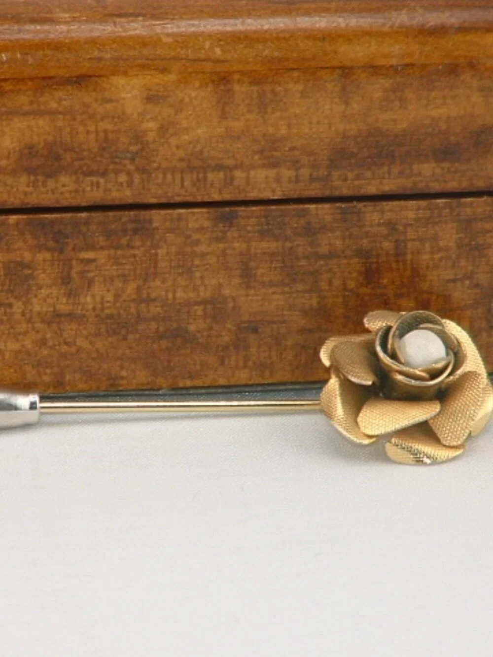 Pre-Owned Vintage Gold & White Rose Brooch Stick Pin